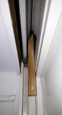 
Kann man so machen, muss man aber nicht. Was tun, wenn man diese Situation beim Kunden antrifft, und z.B. wegen eines Defekts nur der Motor gewechselt werden soll, Änderungen an der Einlaufsituation aus Kostengründen aber vom Kunden nicht zugelassen werden?
