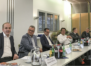 



Mit dem Leiter des Instituts für Stahlbau der RWTH Aachen, Prof. Dr.-Ing. Feldmann und anderen hochkarätigen Teilnehmern wurde sehr interessant diskutiert.
