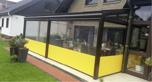 



Windundurchlässige und durchsichtige Folien schaffen den kompletten Durchblick und maximalen Lichteinfall auf der Terrasse. 
