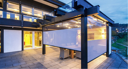 



Mit einer Tuchkombination aus durchsichtiger und transparenter Folie kann man je nach Stimmung und Tageszeit die gewünschte Atmosphäre schaffen. 
