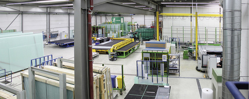 
Das Glaszentrum Dortmund investiert permanent in neue Maschinen, Anlagen und Produktionssoftware.
