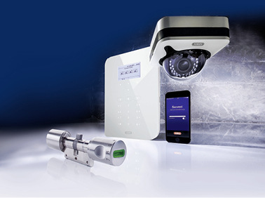 



Auf Wunsch können Video und Zutrittskontrolle in das Alarmsystem integriert werden.
