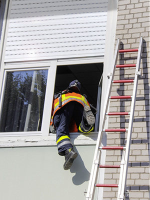 <p>
</p>

<p>
Auch beim zweiten Rettungsweg kommt es bei Notfällen wie z. B. Brand auf eine schnelle Rettung an.
</p> - © Foto: Reflexa

