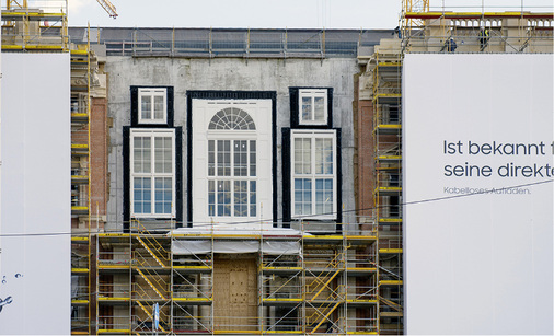 



Das Außenfenster dient zur Umsetzung der ästhetischen Ansprüche an die historische Fassade.
