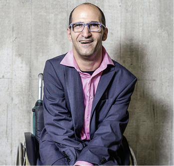 
Antonio Florio, Vorsitzender von Selbstbestimmt Leben im Landkreis Ludwigsburg e.V. und Inklusionsaktivist.



