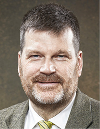



Ralf Spiekers ist beim Bundesverband Tischler Schreiner Deutschland Abteilungsleiter für die Bereiche Technik, Normung und Arbeitssicherheit. 

