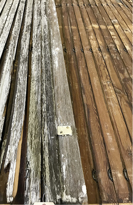 



Wenn die Pflege des Holzrollladens ausbleibt, kann es nach 50 – 60 Jahren zu irreparablen Schäden kommen.

