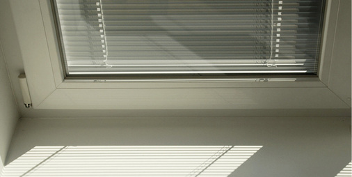 



Der Lichteinfall kann durch die volle Funktionalität Heben, Senken, Drehen und Wenden vollkommen individuell nach den Bedürfnissen der Bewohner gesteuert werden.
