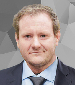



Dipl.-Ing. Fabian Schmitt ist seit 2015 CTO (Chief Technology Officer) beim Fahrzeughersteller Streetscooter.
