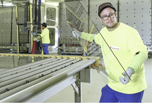 



Das Saint-Gobain Isolierglas-Center Bamberg bietet ab sofort vorgespannte, 3 mm starke Dünngläser bis zu Formaten von 1400 × 2200 mm an, was die Anforderungen für ISO-Einheiten für den Fensterbau in der Regel abdeckt.
