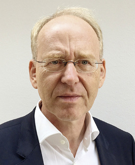 <p>
</p>

<p>
Jochen Wilms von der W Ventures GmbH gab allen Fenster- und Fassadenbauern der Rat: „Digitalisiere oder stirb“
</p> - © Foto: Matthias Rehberger

