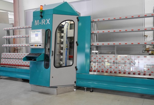 Auch die neuesten Bearbeitungsmaschinen aus der Business Unit “Glasbearbeitung“ waren zu sehen.