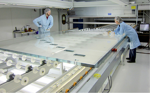 
Um die hohen statischen Anforderungen zu erfüllen, setzen die Laminierer auf den Verbund mit SentryGlas-Folie.



