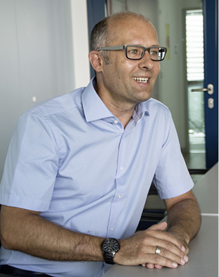 <p>
</p>

<p>
Gregor Ranner, der Geschäftsführer des Interpane-Standorts Plattling, im Gespräch mit der GLASWELT.
</p> - © Matthias Rehberger / GLASWELT

