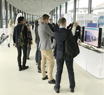 <p>
</p>

<p>
Die vielfältigen Posterausstellungen im großzügigen Forum des Kursaals fanden während der Pausen großen Zulauf an internationalen Teilnehmern.
</p> - © Foto: Olaf Vögele

