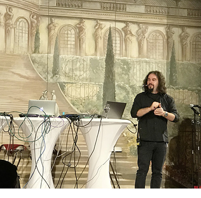 <p>
</p>

<p>
Live Hacking war das Thema von Erwin Markowsky, der das ein oder andere Mal in durchaus erstaunte Gesichter der Teilnehmer blickte. 
</p> - © Foto: Olaf Vögele

