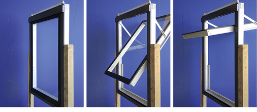 



Abb 2: Bewegungsstudie des Schwing-Klappfenster, das leicht angehoben wird und erst dann die Schwing-Klappbewegung zeigt.
