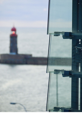 
Das variable Fassadensystem lässt sich in Form, Fläche und bei der Glasauswahl maßgeschneidert für jedes Projekte anpassen. 



