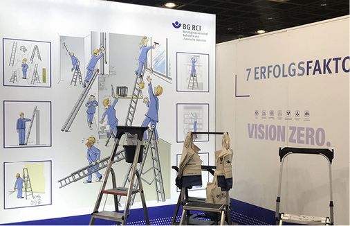 



Berufsgenossenschaften und die DGUV (Deutsche gesetzliche Unfallversicherung) beraten auch zu dem Thema Leitern und Gerüste.
