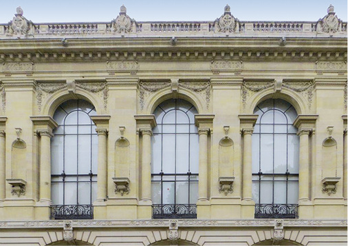 



Innen liegende Rollos sind sehr verbreitet, da sie sich meist in Nischen oder Aussparungen verstecken können, wenn es z. B. darum geht Kunst vor Sonne zu schützen.
