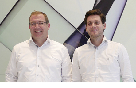 <p>
</p>

<p>
Jan Scheepers, Sales Manager Q-railing Deutschland (links) mit Product Manager Thomas Isselman
</p> - © Foto: Matthias Rehberger / GLASWELT


