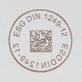 <p>
</p>

<p>
Lasermarkierungen von Hegla Boraident ermöglichen ein prozesssicheres Tracking in der Produktion sowie über den gesamten Lebenszyklus des Endprodukts. Bei entsprechender Datenspeicherung ist sogar das Tracking von der Baustelle bis zurück zum Glaslieferanten möglich. Die Markierung ist fest mit dem Glas verbunden, wobei dessen Oberfläche beschädigungsfrei bleibt.
</p> - © Hegla

