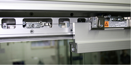 



Das System Muto Telescopic mit einem Glasaufnahmeadapter für geringe Spaltmaße
