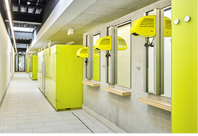 



Neben dem klaren, ansprechenden Design der Umkleideräume lassen sich die gläsernen Oberflächen gut reinigen.
