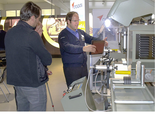 



Niederlassungsleiter Thomas Fischer bei der Vorführung einer Anlage auf dem Branchentreff.
