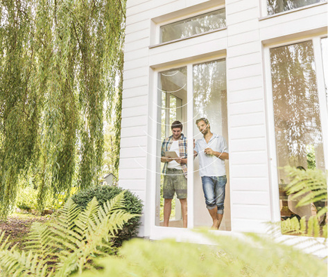 



Intelligenter Einbruchschutz, selbstständige Lüftungssysteme oder auch Touch-Elemente auf der Fensterscheibe: So stellt sich Rehau ein Smart Window der Gegenwart und Zukunft vor. 
