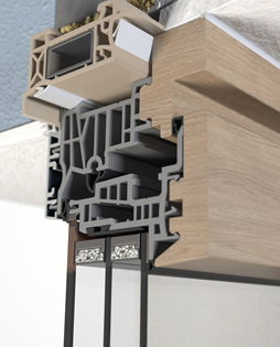 



Perfekter Einbau vorprogrammiert: Statt die Fenster direkt einzuputzen, wird bei der Montage zunächst die wärmegedämmte Montagezarge FIN-Fix eingesetzt. Erst nach Abschluss der schmutzigen Bauphase werden dann die Fensterelemente montiert. So ist der Bauablauf entzerrt und das Holz vor Baufeuchte, Kratzern und Putzspritzern geschützt.
