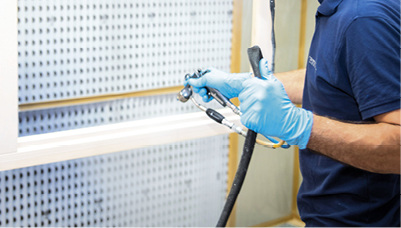 
Oberflächen in Möbelqualität in verschiedenen Glanzgraden bietet auch das [eco]-Sortiment von Remmers.



