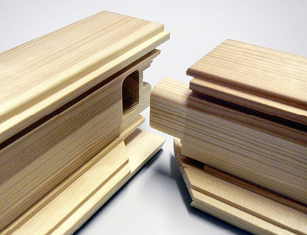 



Die Hybridecke vereint die Vorteile einer klassischen Schlitz-Zapfen- mit denen einer gestemmten Eckverbindung.
