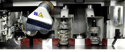 



Winkelanlage mit CNC-Steuerung zur einseitigen Quer- und Längsbearbeitung von Fenster- und Türenkanteln

