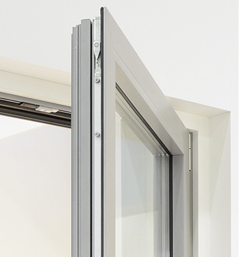 
Der Aluminiumfenster-Beschlag Alu-Jet ist universell einsetzbar für alle Öffnungsarten.



