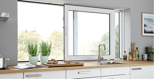 <p>
</p>

<p>
Eco Slide punkte durch die geschickte Nutzung von Raum: Der Einsatz als Schiebefenster spart beim Lüften wertvollen Platz.
</p> - © Siegenia


