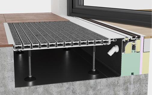 



Zahlreiche innovative Anschlusslösungen wie z. B. leicht einklipsbare Fußabstreifer garantieren Funktionsmehrwert und nachhaltige Stolperfreiheit der Nullschwelle inklusive der direkt angrenzenden Umgebung.
