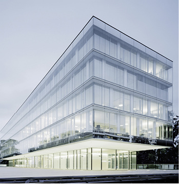 



Interessant ist das vielfältige Angebot an Fenster- und Fassadengläsern von Sanco und Glas Trösch.
