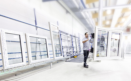 <p>
</p>

<p>
In seiner Rahmenausführung ist der Easy-Lift Window speziell für die Anforderungen im Fensterbau ausgelegt.
</p> - © Foto: Bystronic glass

