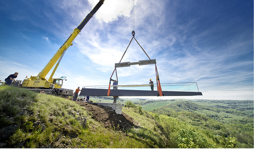 <p>
</p>

<p>
Dass die Besucher auf dem Skywalk das Naturpanorama genießen können, wurde insbesondere auch durch die gute und kreative Zusammenarbeit zwischen Architekten, Glasverarbeiter und Metallbauer möglich.
</p> - © fotografie-grimm-leinefelde

