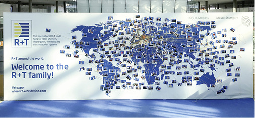 



Die große Welt der R+T Familie zeigte sich vor dem Atrium der Messe Stuttgart auf einer großen Weltkarte. Mit einer Fotobox konnten sich die Besucher der R+T verewigen und zeigten die Internationalität der Weltleitmesse.
