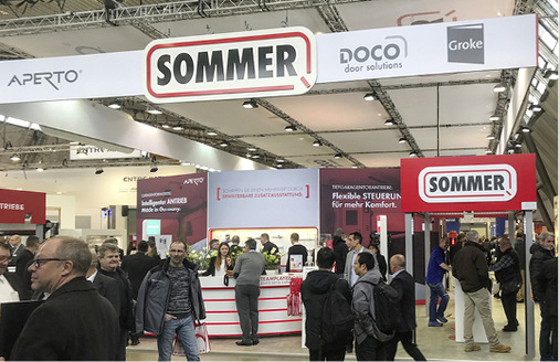 



Volle Stände und gut gelaunte Besucher bzw. Aussteller konnte man bei Rundgängen in der Halle 8 reihum beobachten.
