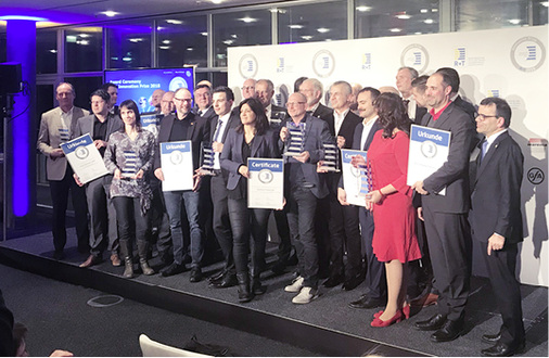 



R+T Innovationspreis 2018: Aus rund 110 Anmeldungen gingen insgesamt neun Unternehmen mit 13 Trophäen als Preisträger hervor.
