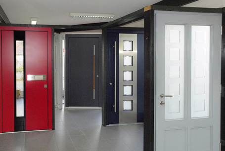 



Die verschiedenen ausgestellten Haustüren geben einen Überblick über das Leistungsvermögen des Unternehmens.
