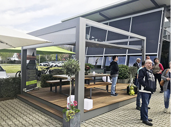 
Ebenerdig oder mit Podest, die verschiedenen Terrassenwelten zeigen das Produkt in allen Variationen.



