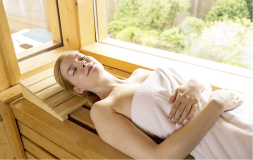 



Bild 2: Festverglasung in einer Sauna
