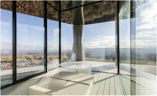 



Aus dem Inneren haben die Bewohner einen 360 Grad Rundumblick.
