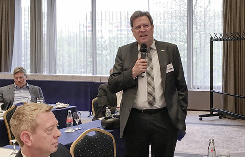 



VFF-Geschäftsführer Ulrich Tschorn meldete sich zum Thema Absturzsicherung zu Wort.
