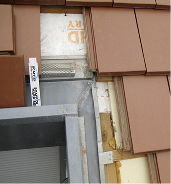 <p>
</p>

<p>
Erst wenn das Dach geöffnet ist, können die Dachkonsolen genau ausgemessen werden.
</p> - © Foto: Scaffidi

