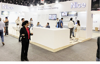 
Die Steuerung von Jalousien und Rollläden war mit internationalen Austellern wie Nice gut vertreten.



